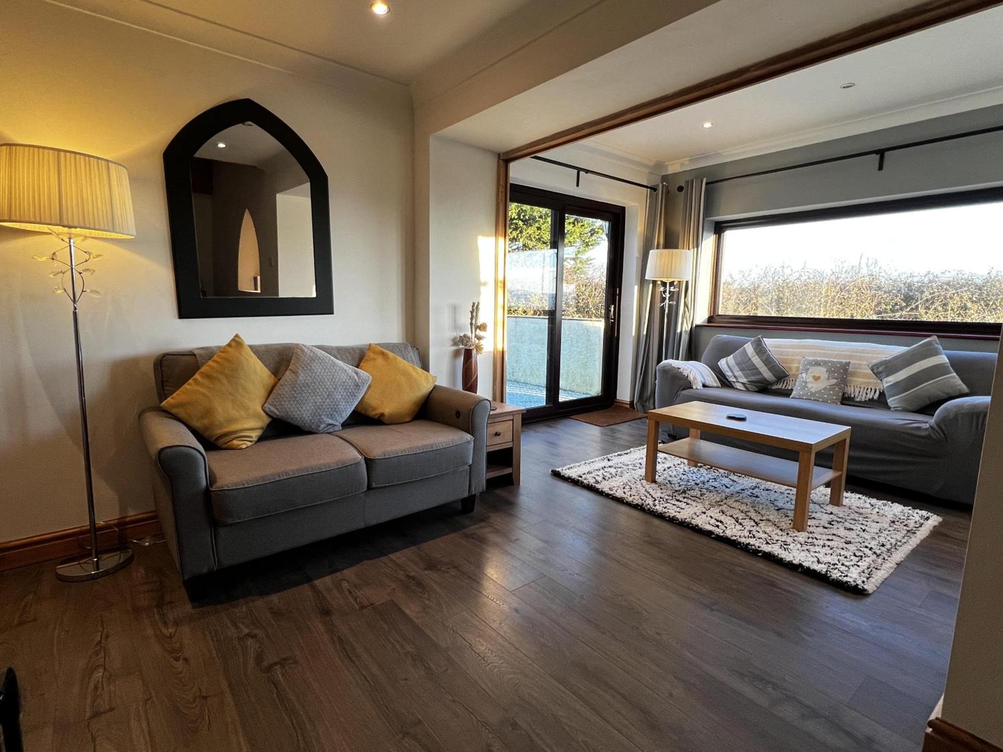 3 Bed Detached Cottage- Log Burner Mountain Views Beaumaris Extérieur photo