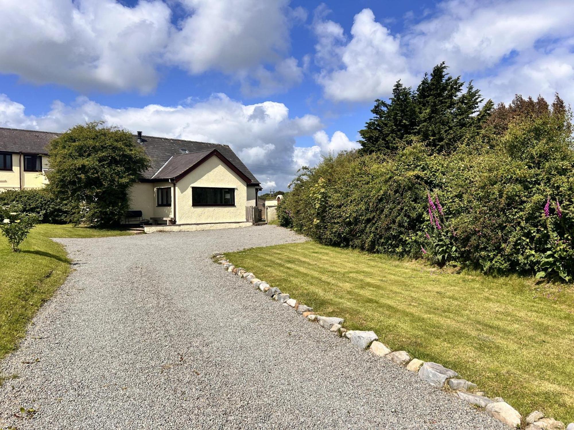 3 Bed Detached Cottage- Log Burner Mountain Views Beaumaris Extérieur photo